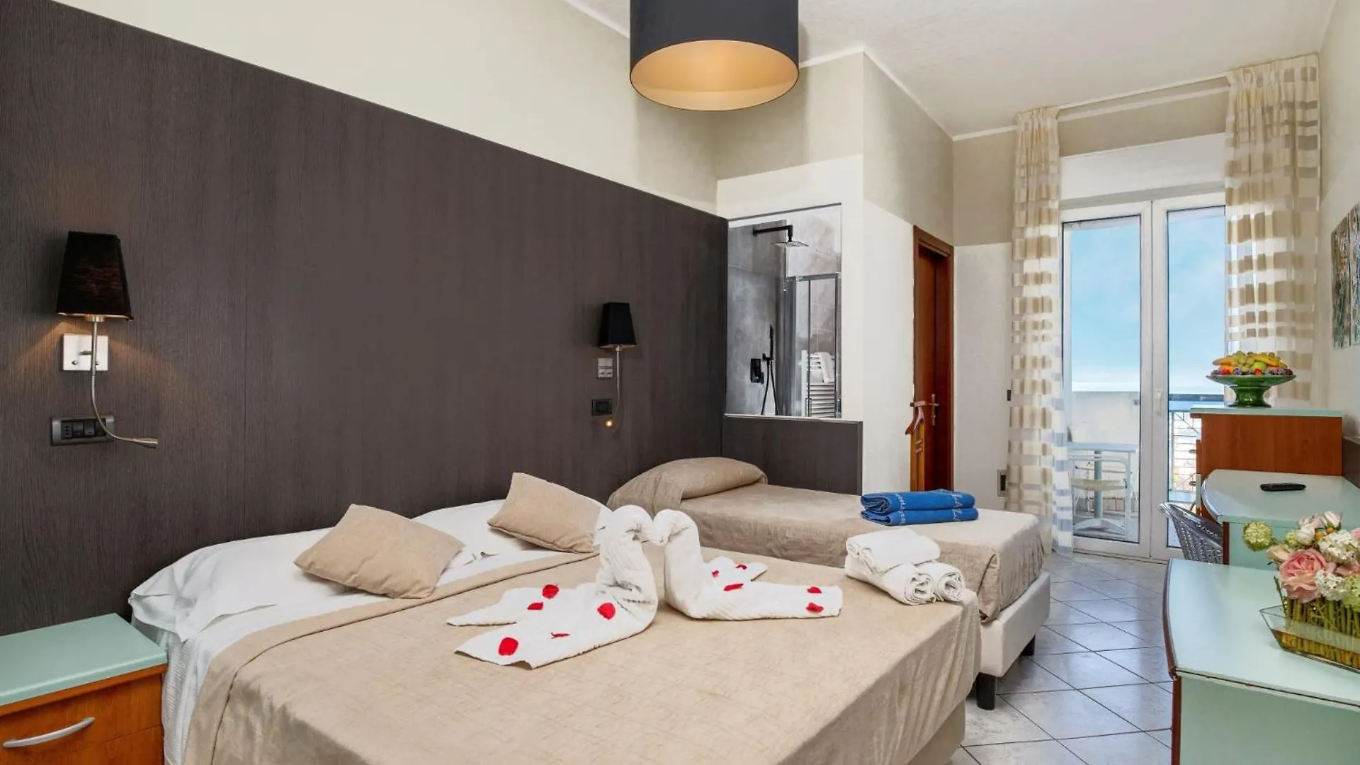 Hotel Vienna Каттолика