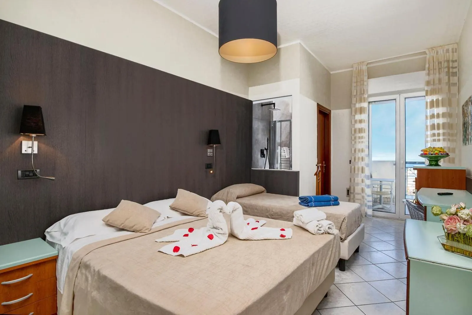 Hotel Vienna Каттолика